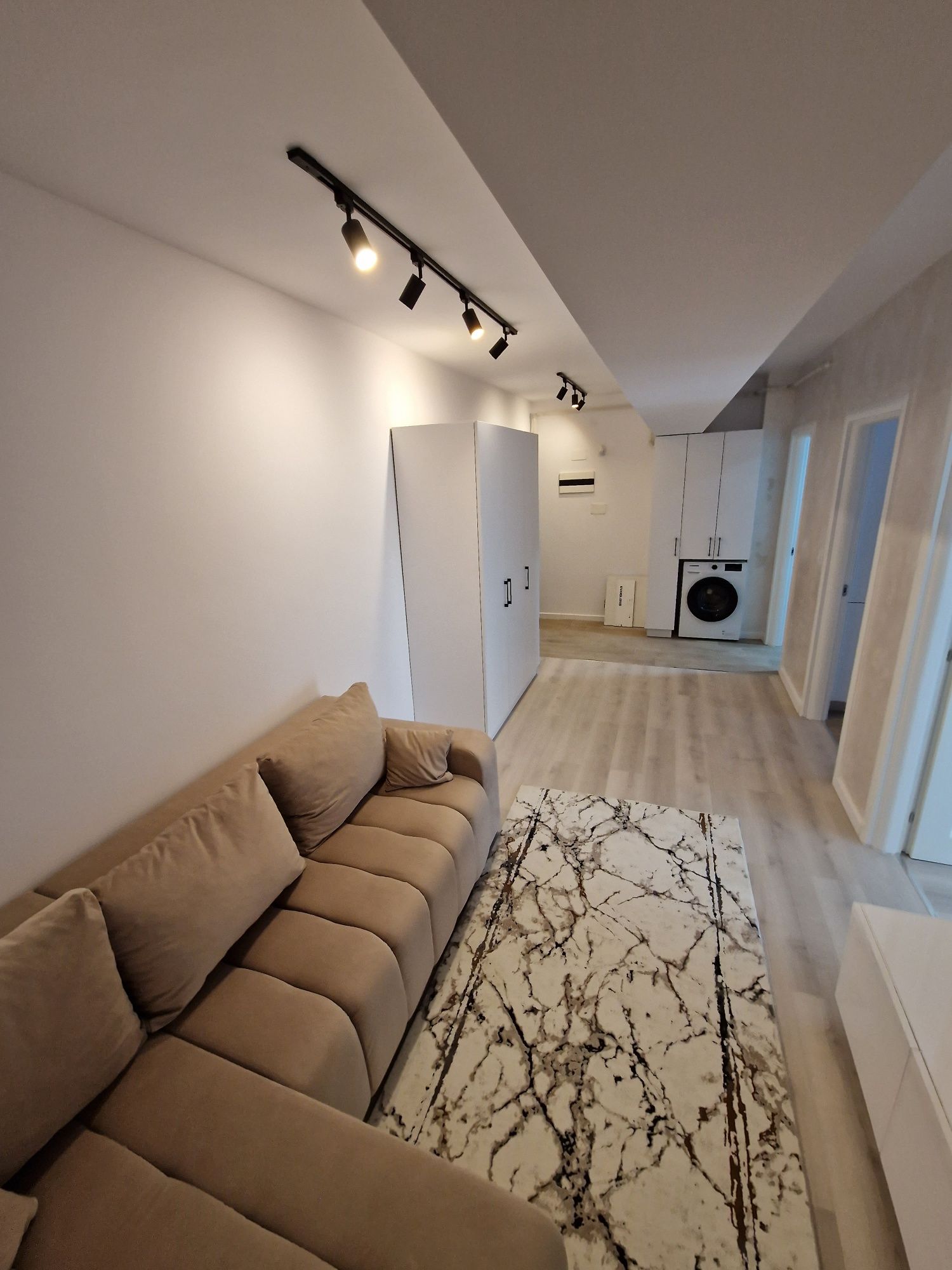 Inchiriez  apartament  2 camere