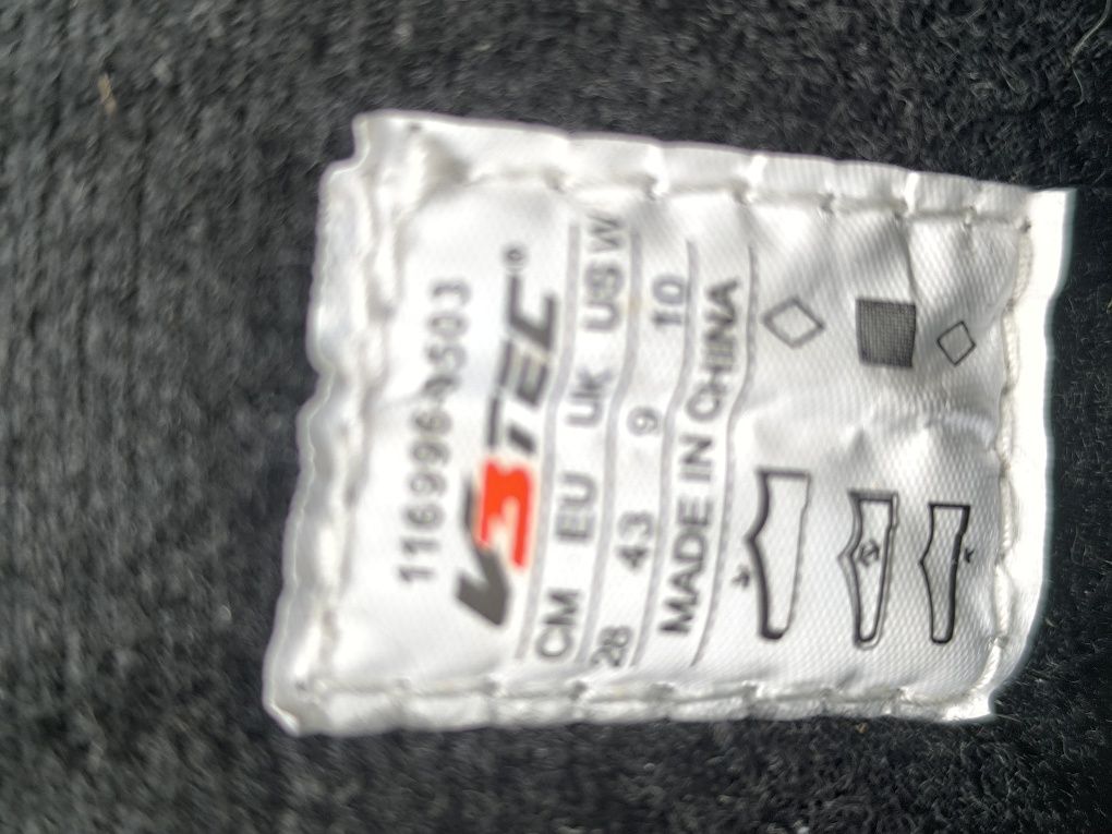 Кънки за лед V3 TEC