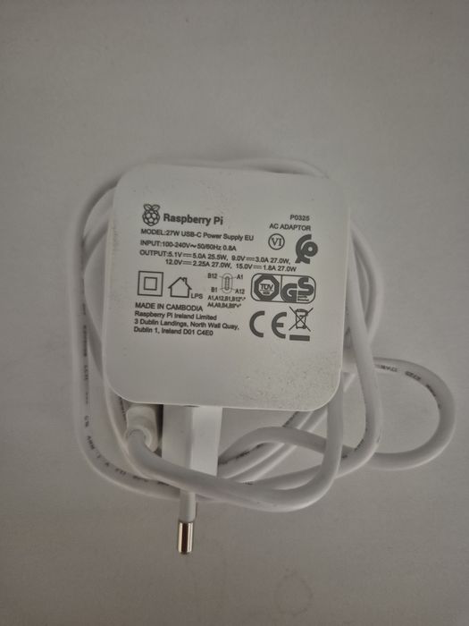 Raspberry Pi 5 4GB Starter Kit 64GB Carcasa cu sursa oficiala 27W