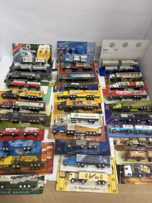 Lot 400 bucăți camioane tir machete 1:87 HO diverse modele și culori