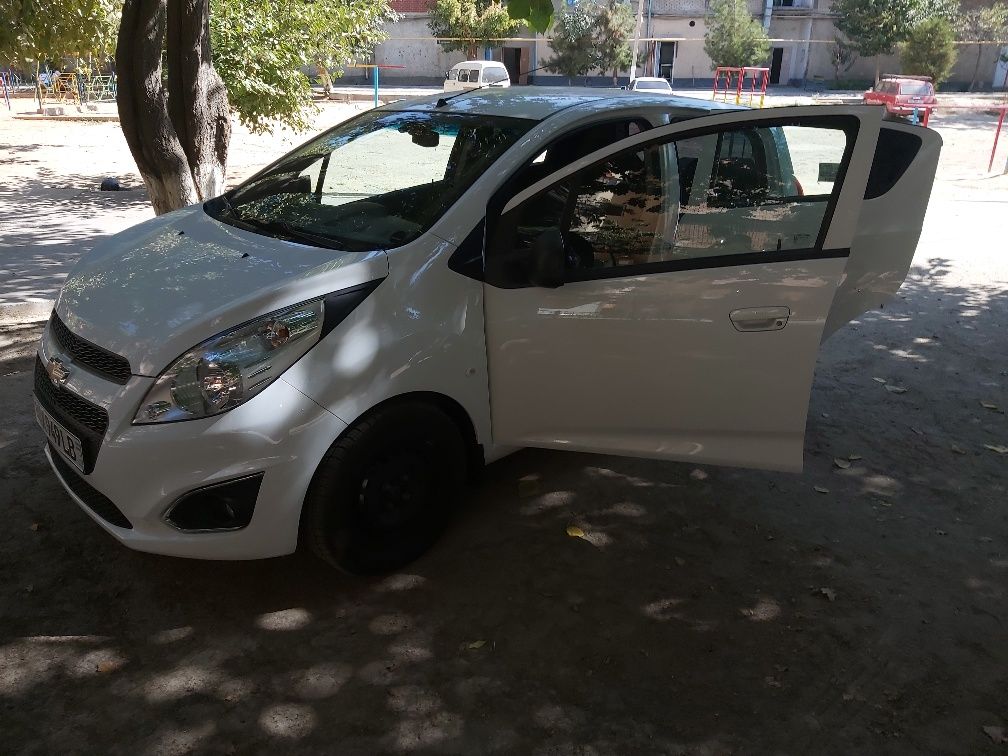 Продаю Chevrolet spark 2020