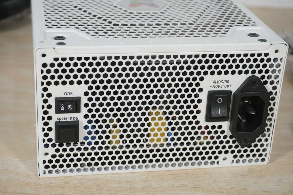 Захранване PSU 850W Super Flower RGB White 80+ Gold / Вкл.ДДС