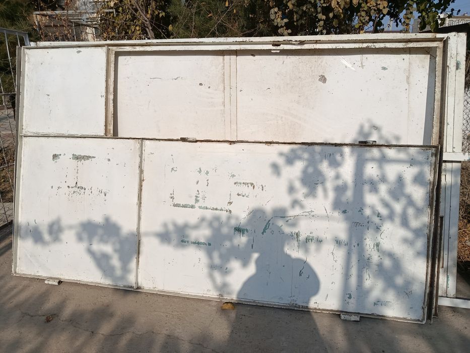 Дарвоза сотилади