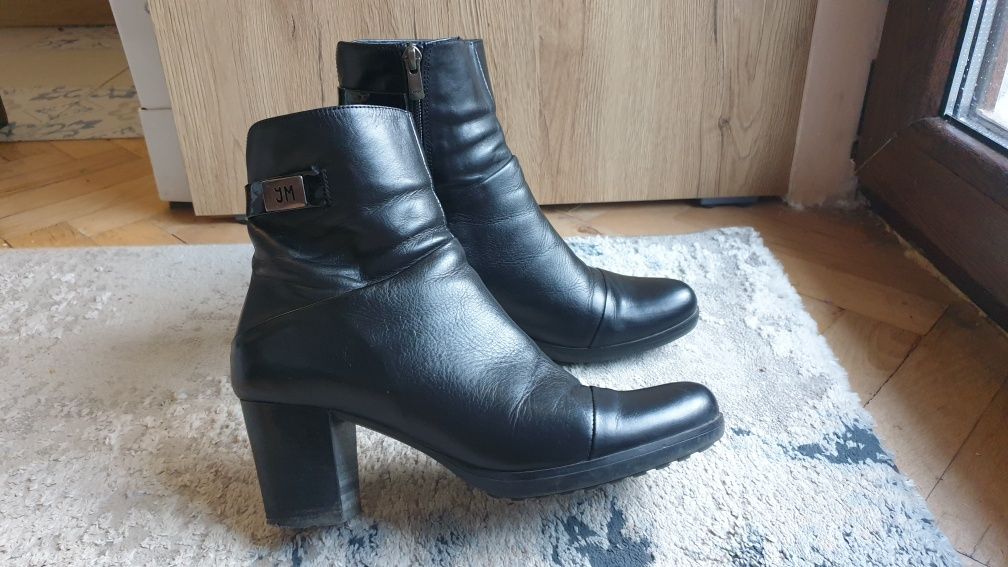 Боти от естествена кожа