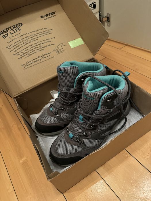 Дамски туристически обувки HI-TEC