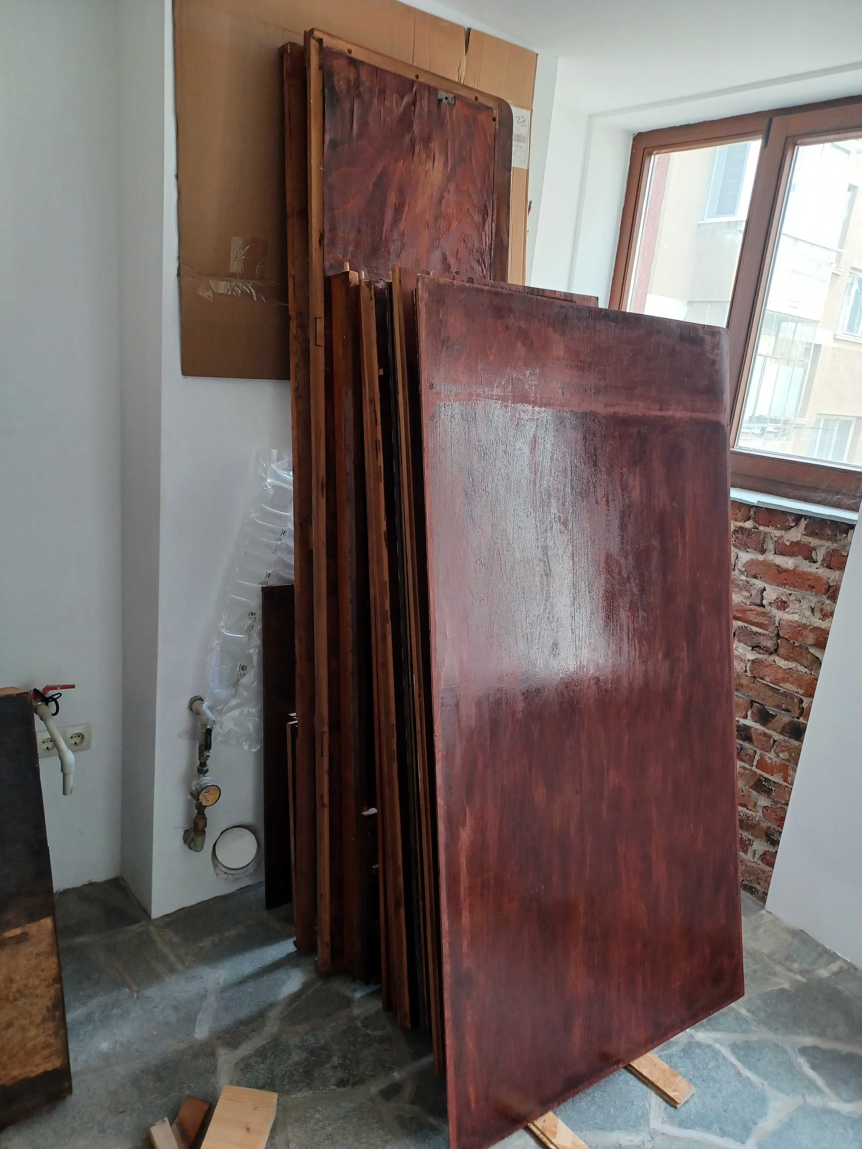 Дървен гардероб, ширина 220.