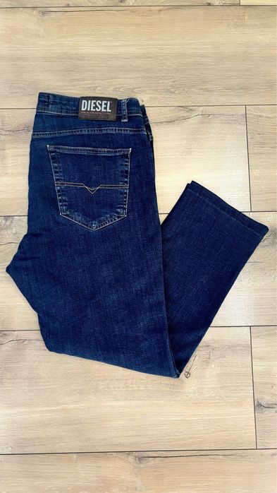 Продается качественные одежды джинсы, футболки.