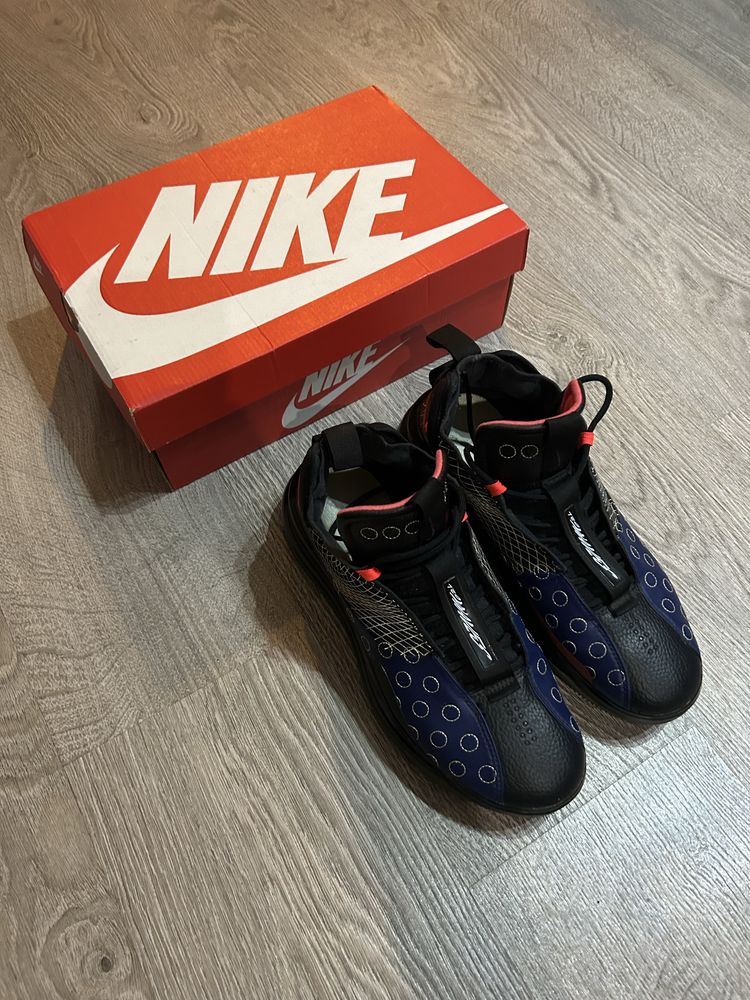 Маратонки NIKE 42 26,5