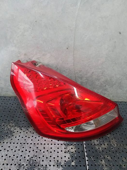 Stop tripla lampa stanga ford fiesta 6 cb1 ccn 8a6113405a
