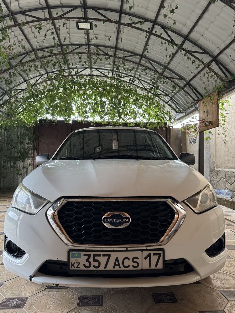 Автомобиль Datsun