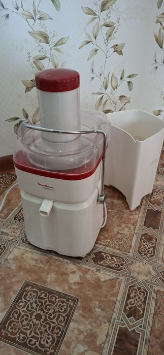 Соковыжималка продам