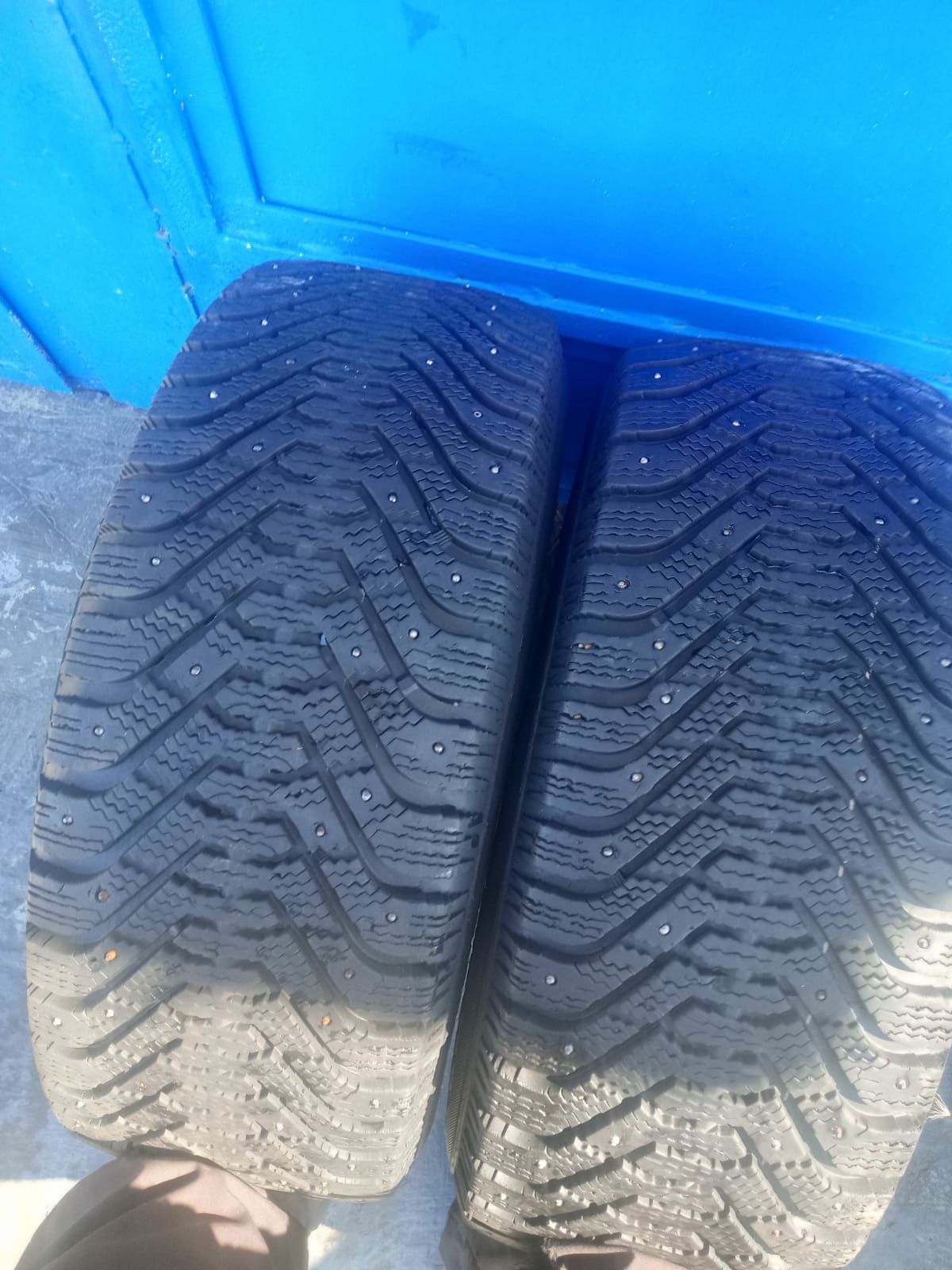 Продам резину GoodYear 2 баллона