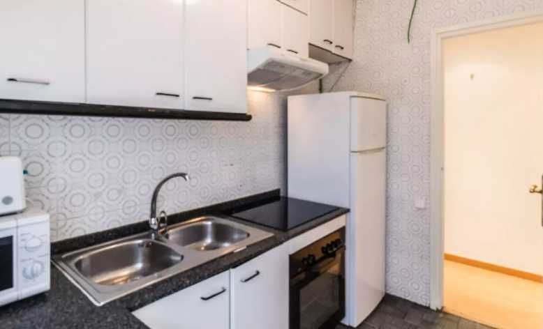 Дава се под наем Тристаен апартамент в Пловдив, Център - 74 кв.м за 244.8 € - Снимка #5