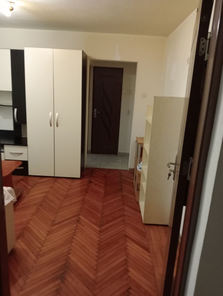 Ofer Apartament in chirie