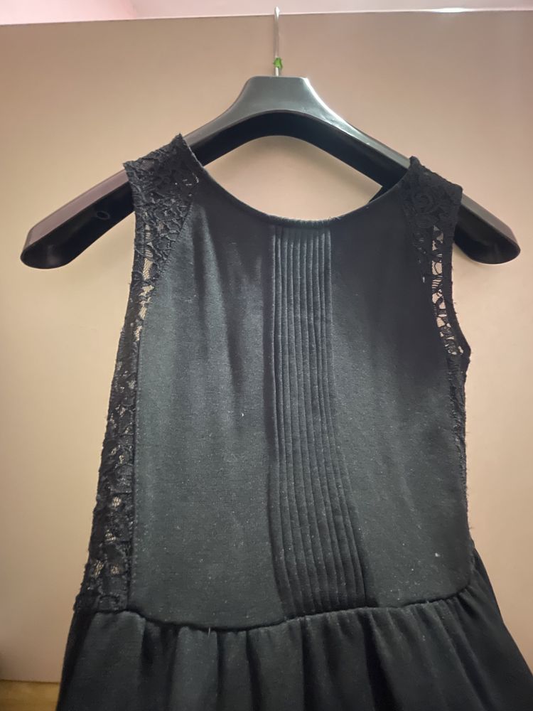 Rochie neagra de fata H&M