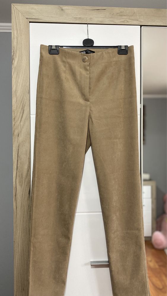 Pantaloni maro Zara