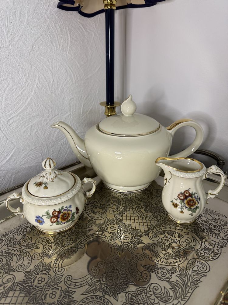 Set obiecte din cristal ,portelan,sticla ,meral argintat PRET FIX