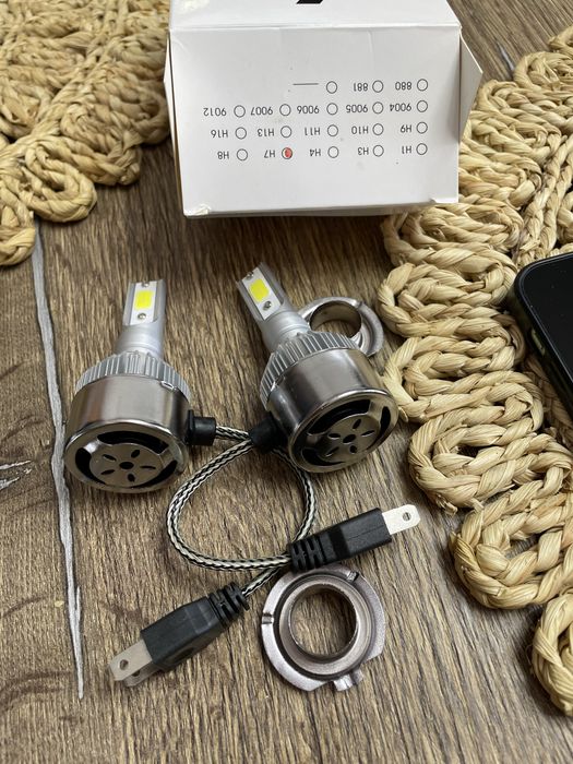 Set becuri led auto H4 H7 H13