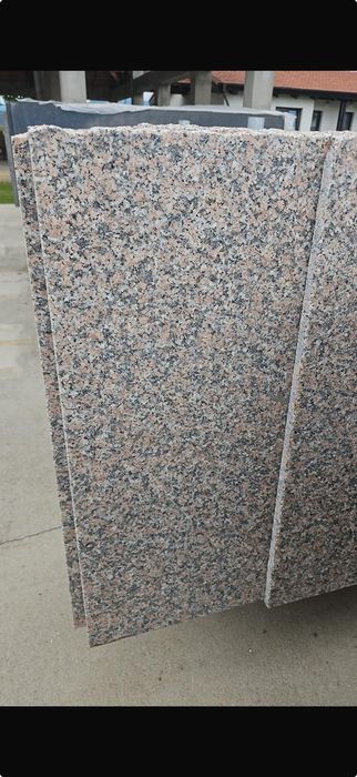 Monumente funerare in stoc și pe comandă în 24 ore de poate îmbrăca