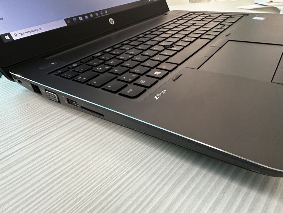HP Zbook 15.6 - i7 6820HQ la 3.6Ghz - 16Gb RAM -nVidia 4Gb dedicat SSD