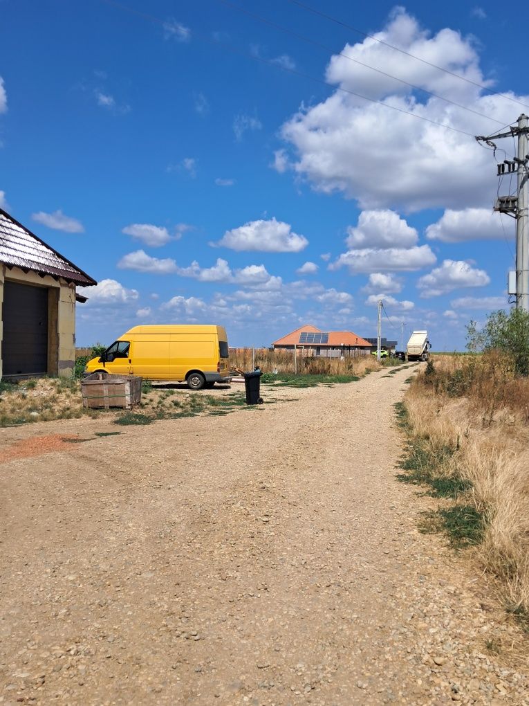 Vând 2 ha teren parcelabil Livada de Bihor
