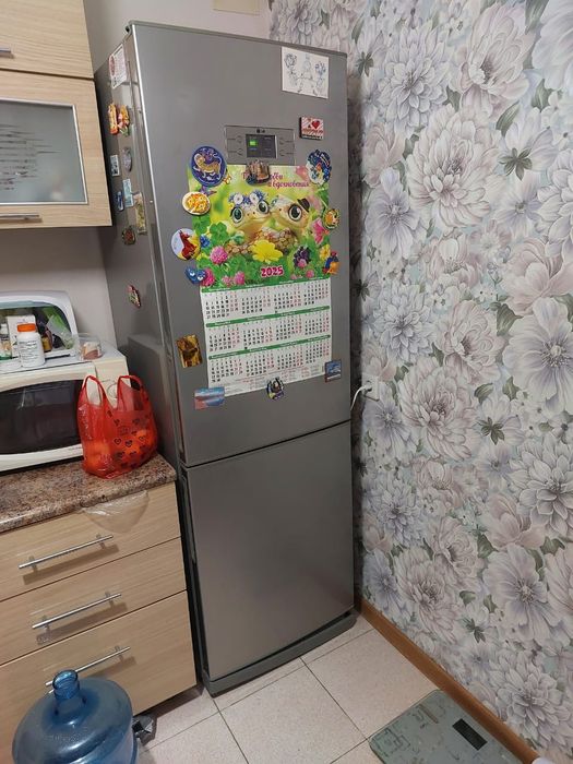 Холодильник все работает