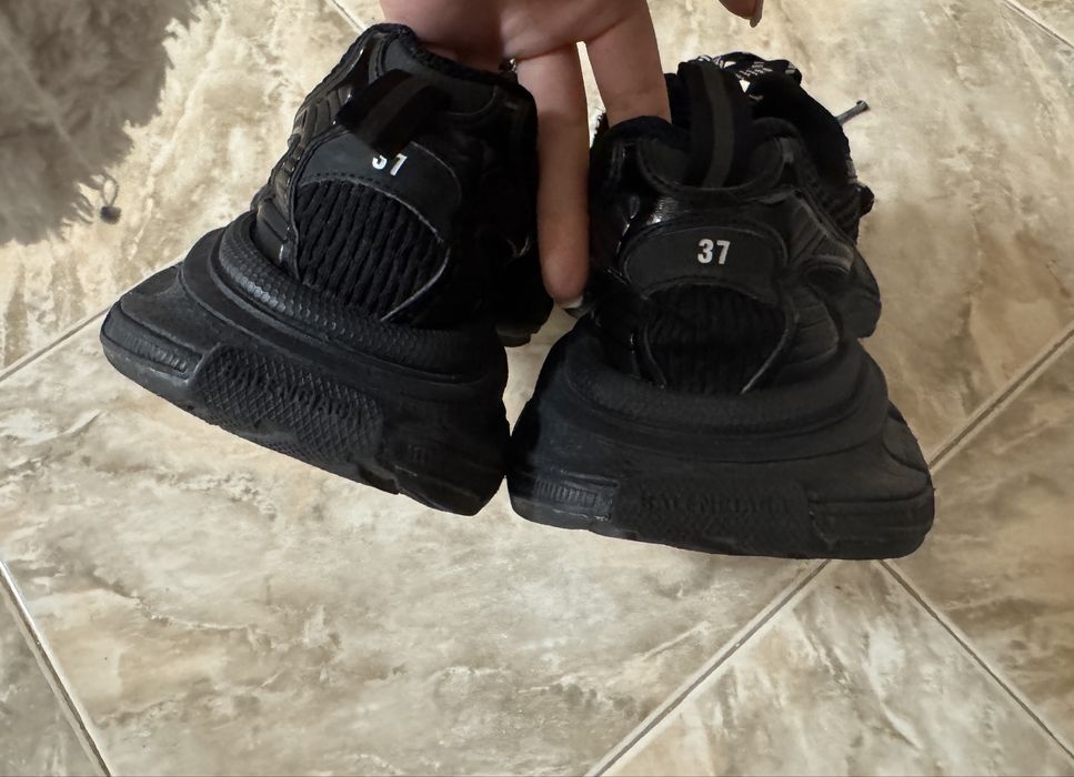 Обувки balenciaga 3xl -200лв.