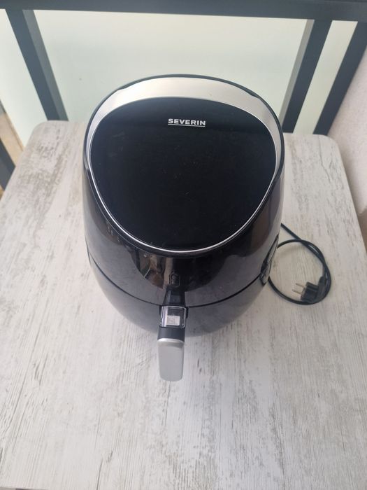 Friteuza cu aer cald SEVERIN