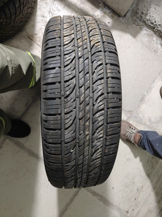 Продам резину Viatti Bosco A/T V-237 215/60 R17 96H