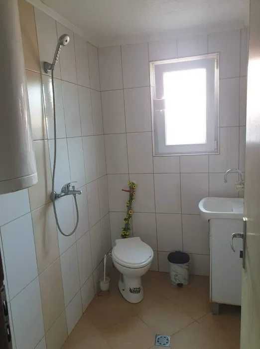 Дава се под наем Тристаен апартамент в Ахелой - 60 кв.м за 200 € - Снимка #1