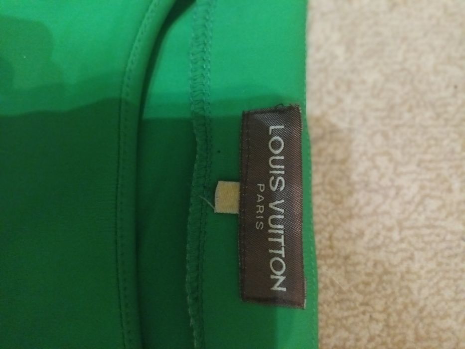 Поодам платье на девушку