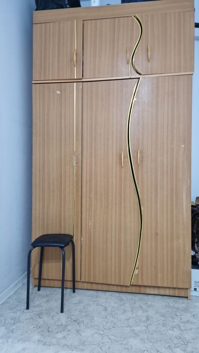 Продаётся шкаф из ДСП для спальни