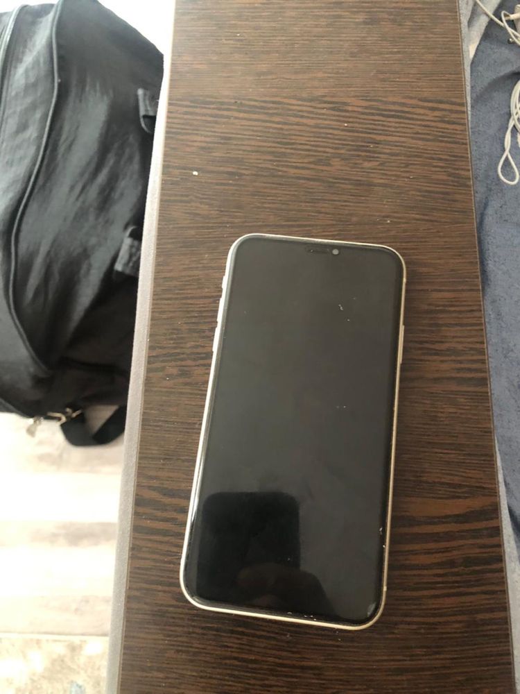 iPhone 11 Apple