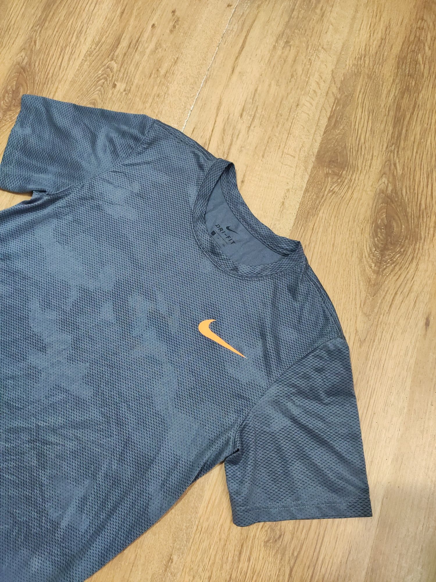 Tricou Nike mărimea S