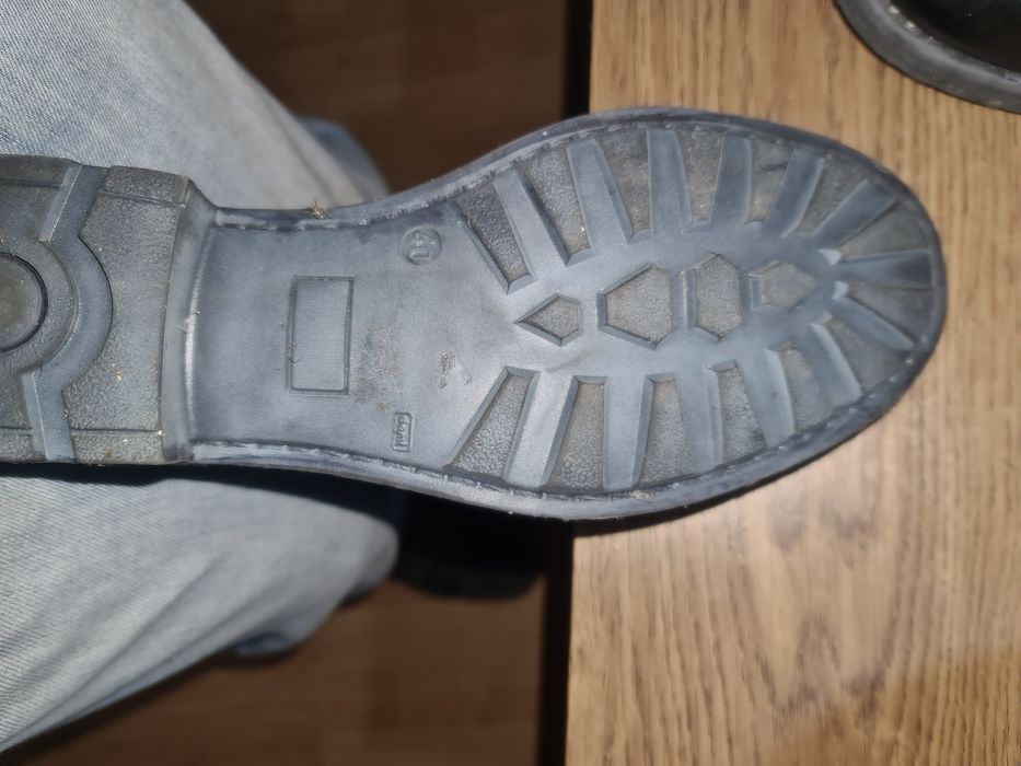 De vanzare bocanci de iarna din piele