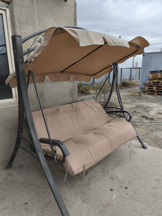 Продам садовую качелю