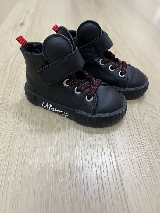 Ghetute H&M marime 20-21 Mickey