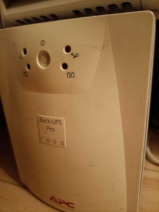 Vând Back UPS Pro 1000