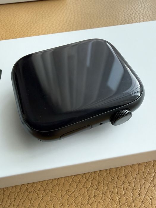 Часовник Apple Watch Series 7