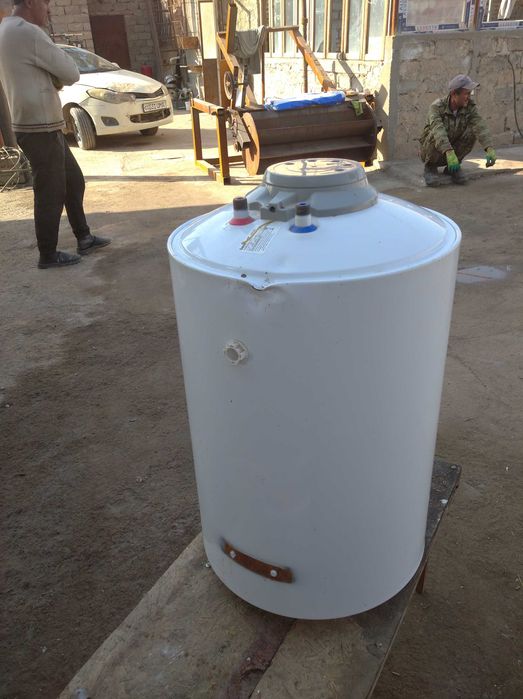 Аристон 80л. новый, но чучуть помятый