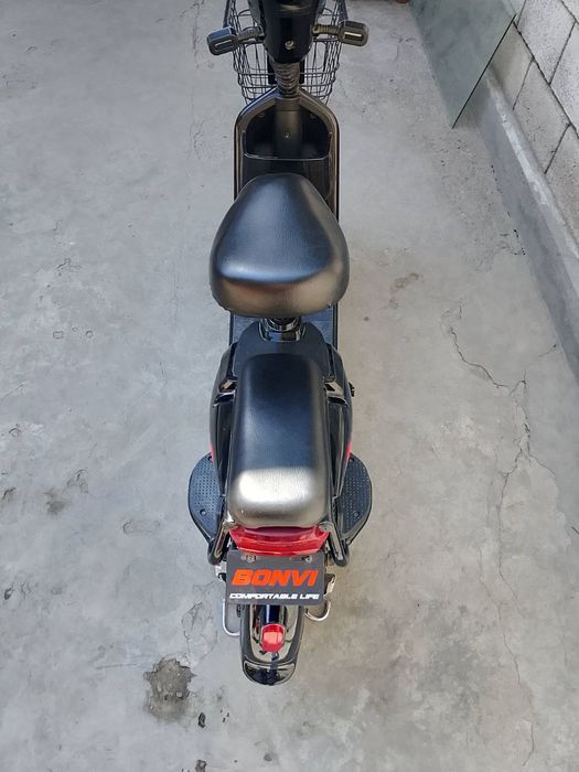 Bonvi elekto skuter