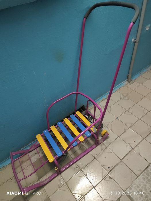 Санки детские с выдвижными колёсиками