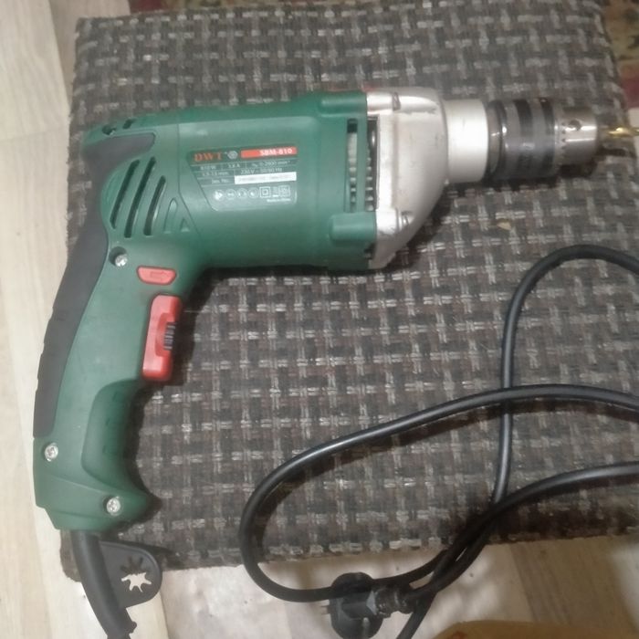 Электродрель перфоратор