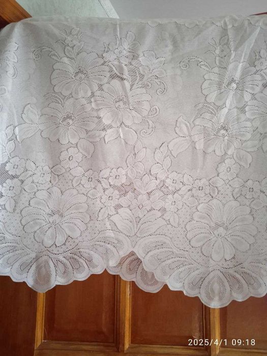 Тюль 2 штуки , размер 3,5 м  на 90 см