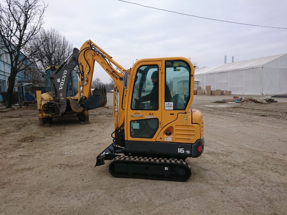 Inchiriez buldo excavator, camion, miniexcavator
