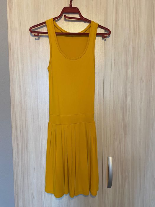 Продавам няколко рокли