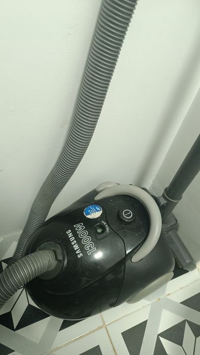 Пылесос Samsung рабочий. Доставка бесплатно !