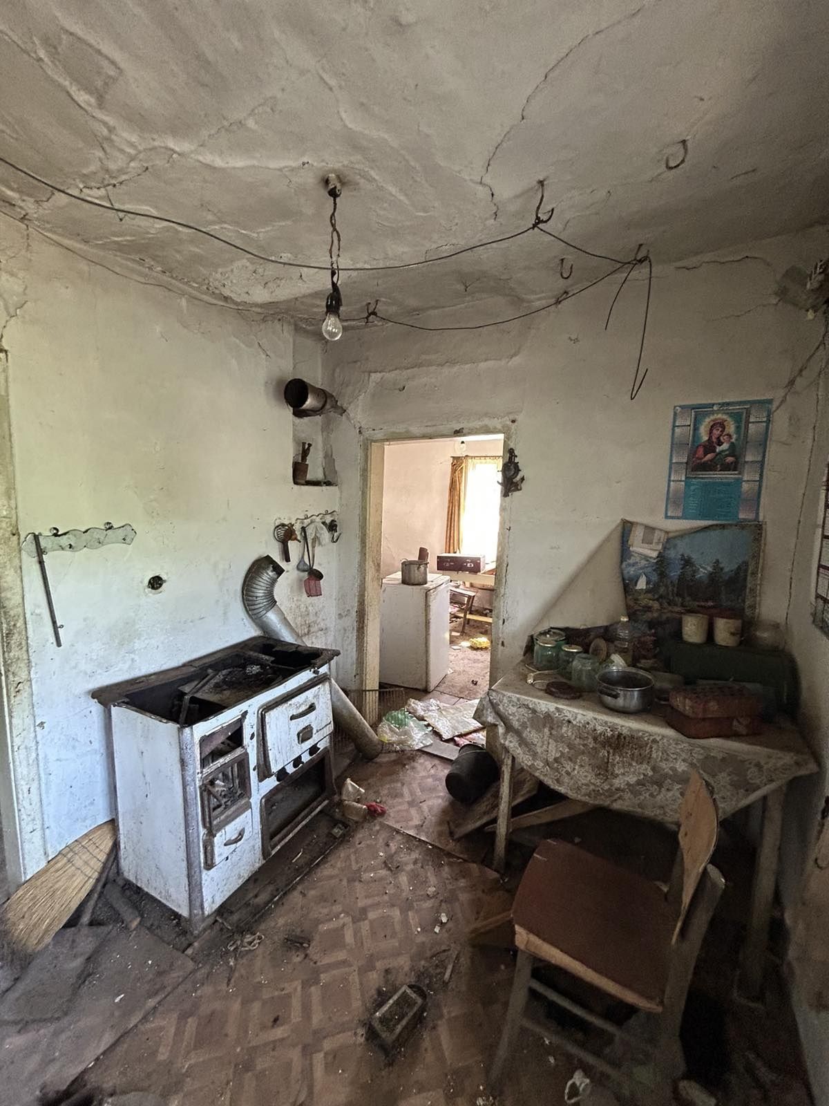 Имот с къща в с. Дъбравка