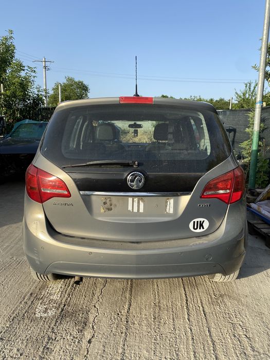 Bară spate cu senzori de parcare Opel Meriva B 2011