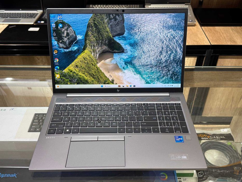 HP ZBook Firefly 15 G8 Core i7-1185G7 ram 16 ssd 256 Nvidia T500 4гб